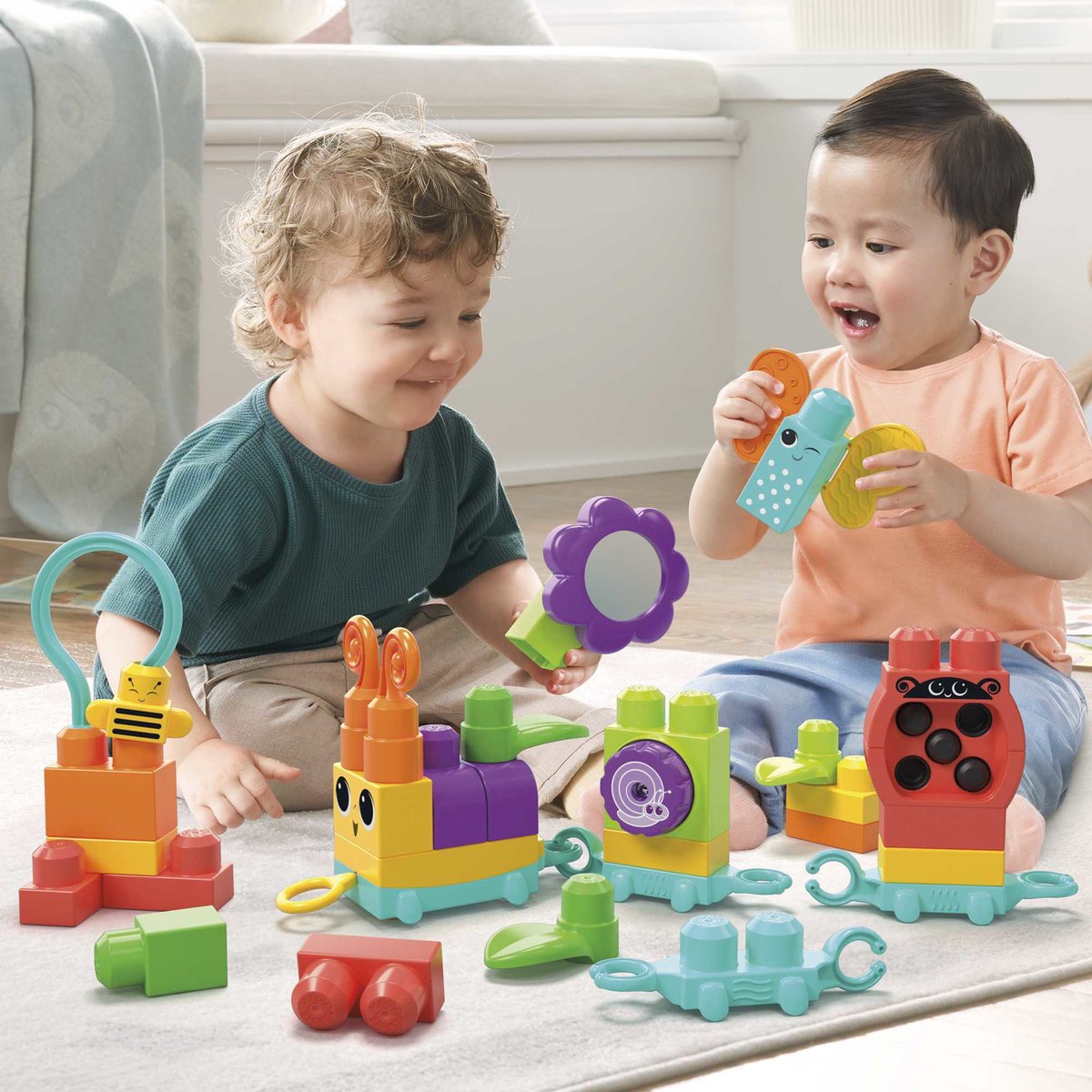 MEGA Bloks Beweeg en swing rups 30 blokken